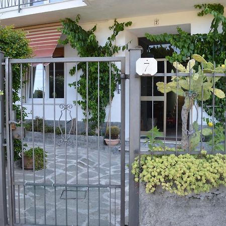 Como Holiday Home Appartamento Business Exterior foto