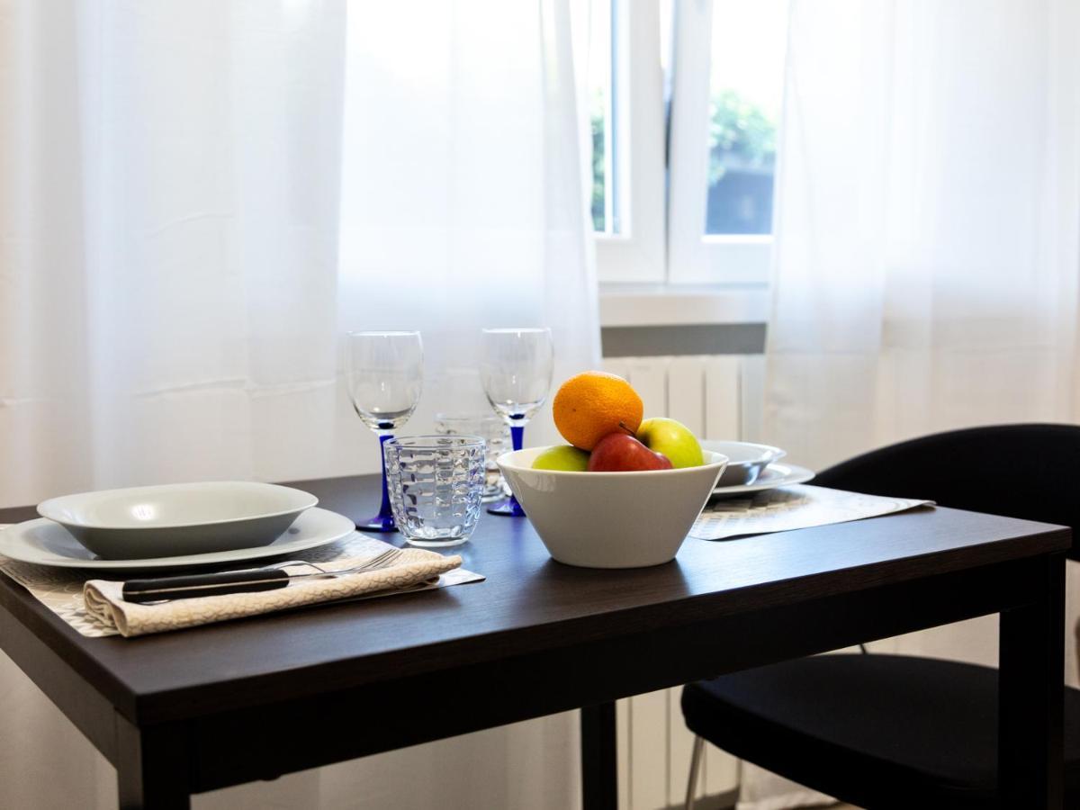 Como Holiday Home Appartamento Business Exterior foto